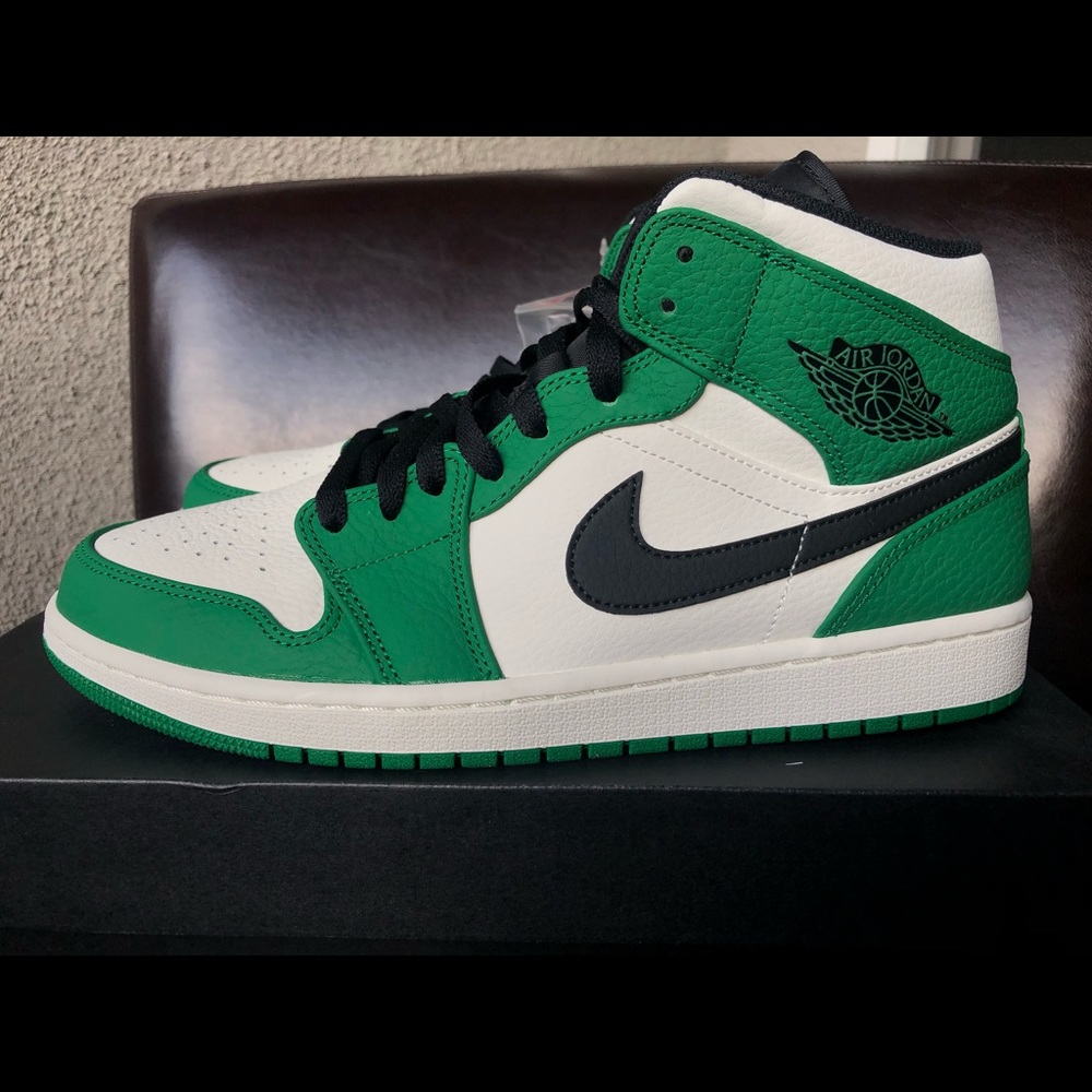 Air Jordan 1 Mid SE